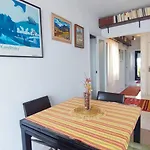 Daire Cosy Flat In Pretty Seaside Town Sitges
