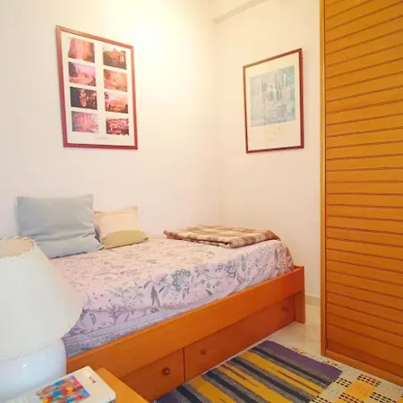 Cosy Flat In Pretty Seaside Town *