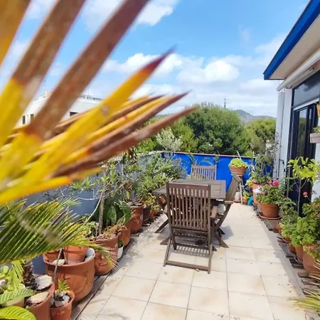 Cosy Flat In Pretty Seaside Town *