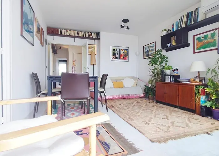 Cosy Flat In Pretty Seaside Town Sitges