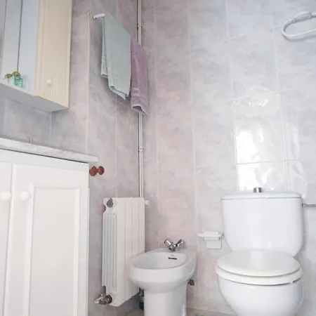 Апартаменты Cosy Flat In Pretty Seaside Town *