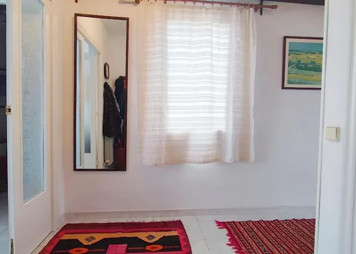 Cosy Flat In Pretty Seaside Town 锡切斯